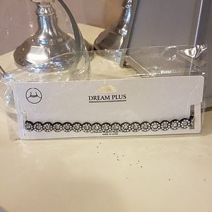 Dream Plus Choker New in Package